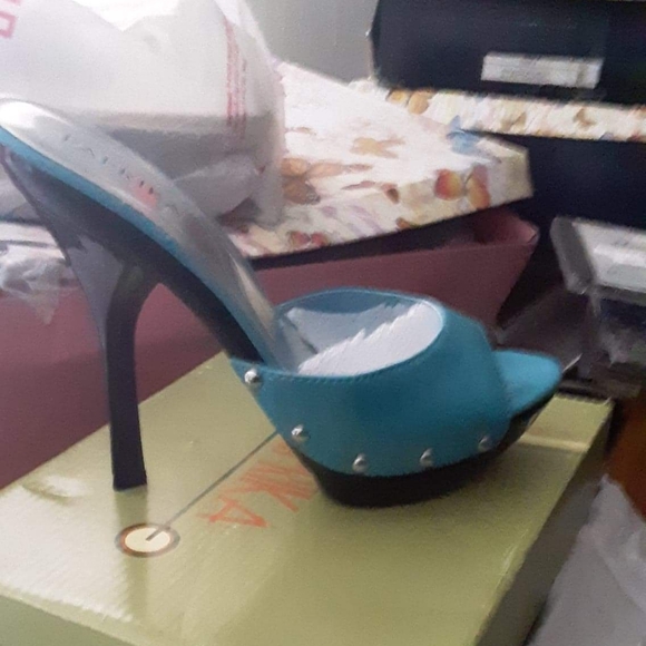 Light blue strapless heels - Picture 1 of 3
